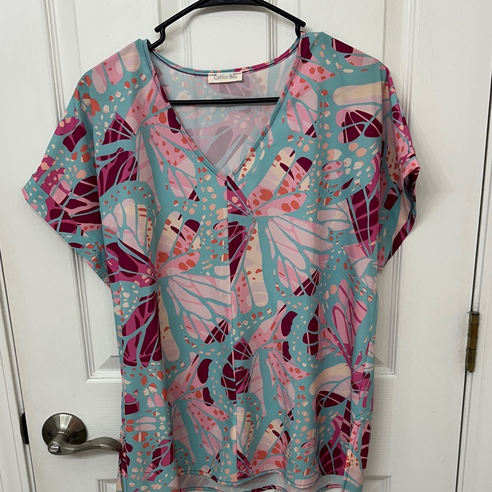 Cotton Bleu Women's V-Neck Printed Top in Teal and Pink